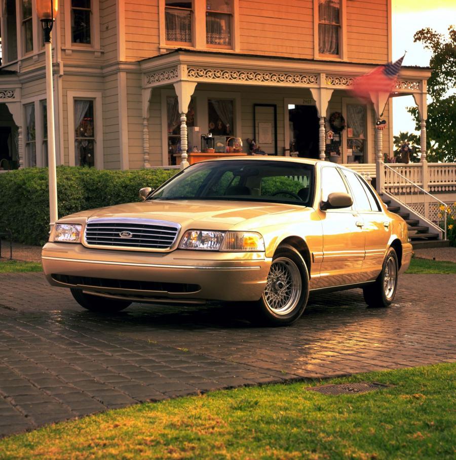  Ford Crown Victoria 1998 года  (фото 13 из 161)